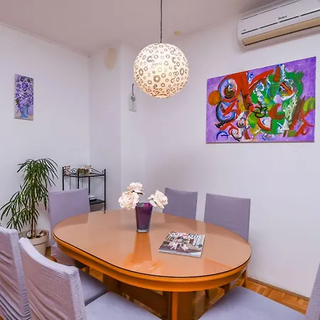 Dani شقة تروغير