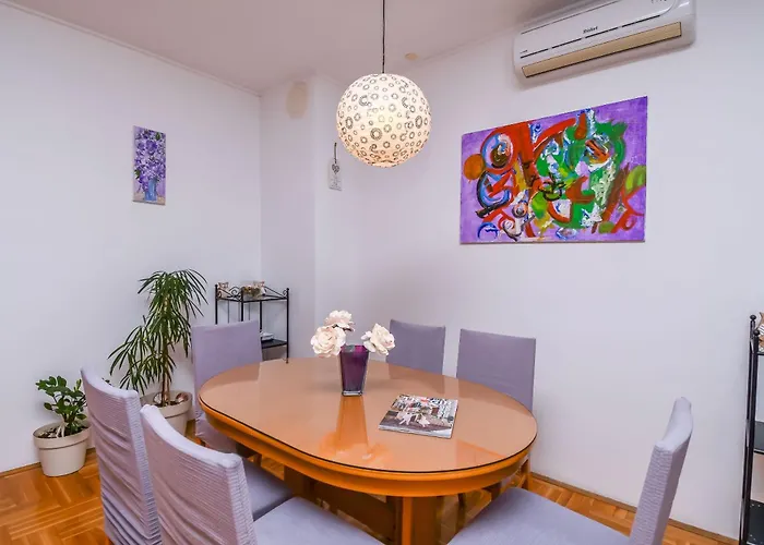 Dani 아파트 트로기르